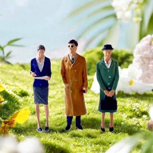 kowaku 3 Pieces 1:64 Hand Painted People Figures Resin Miniature Diorama Figures Crafts for Micro Landscapes Diorama Decor Layout
