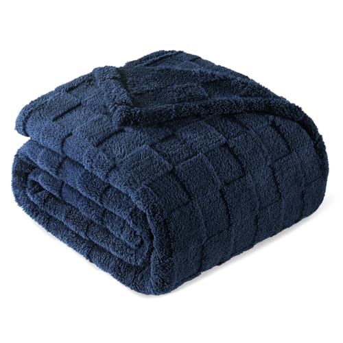 Exclusivo Mezcla 3D Checkered Fleece King Blanket for Bed, Navy Blue