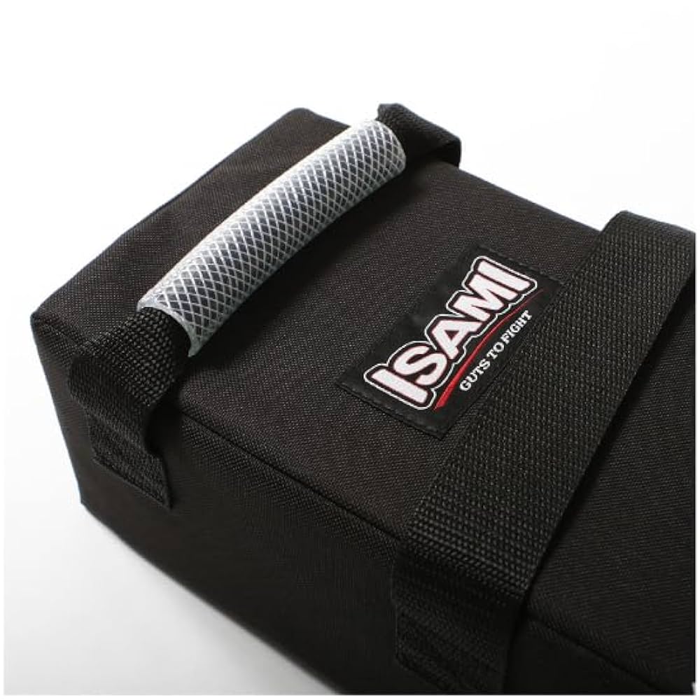 【新品・未使用】キックボクシング用 元値26000 本革 ISAMI 新品・未使用】キックボクシング用 元値26000 本革 ISAMI