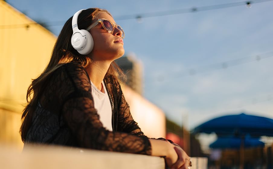 JBL Tune 780NC, Kabelloser Over-Ear-Kopfhörer mit Noise-Cancelling, Weiß – Ansicht 4
