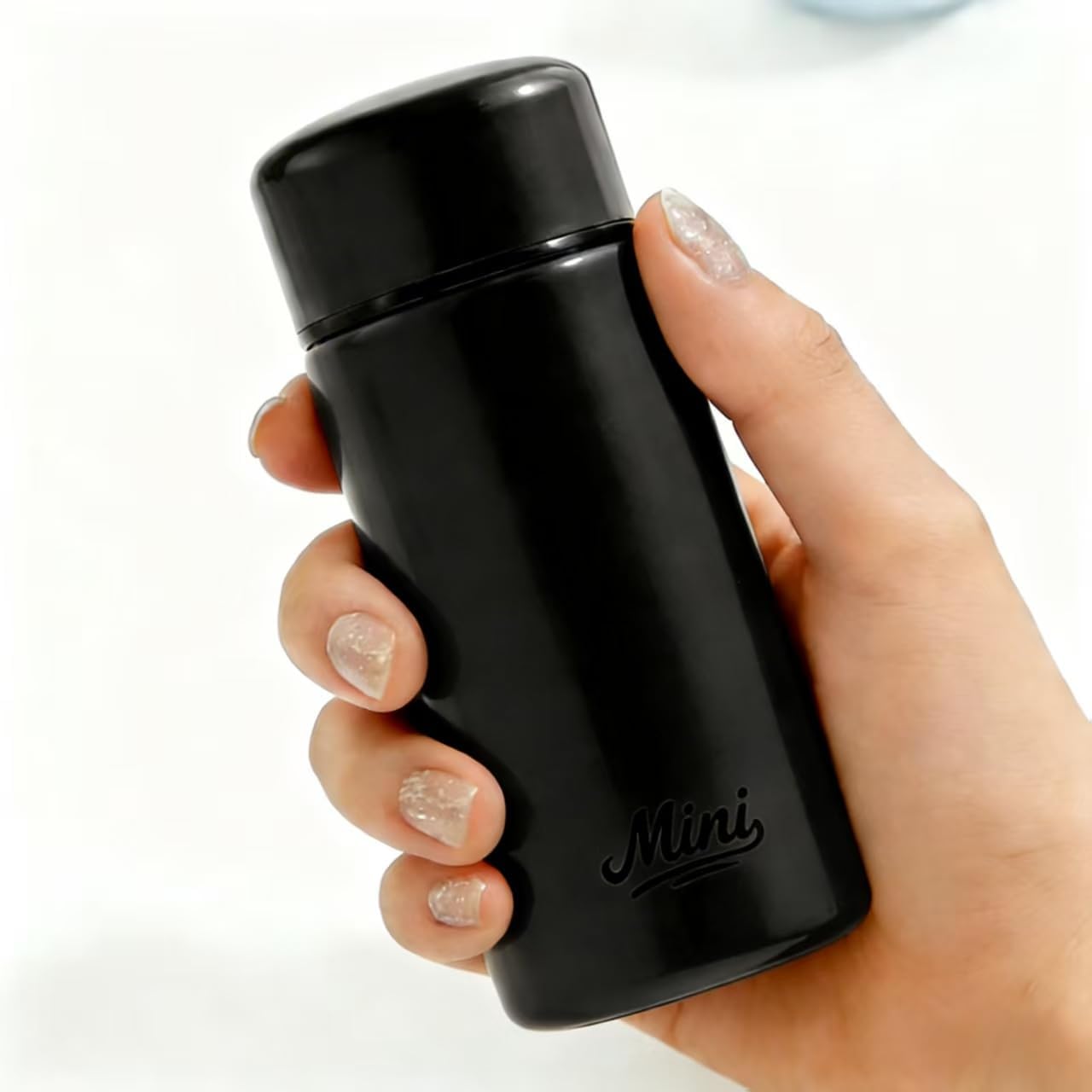 Mini Water Bottle ，Small Insulated Stainless Steel, Mini Flask, 5 oz,Coffee Tumbler, BPA-Free, Hot & Cold, Lightweight, Leak-Proof, Sports Bottle for Travel,Purse,Pocket,Indoor &outdoor (Black)
