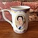 The Leonardo Collection Taza con texto en inglés Her Majesty The Queen Imagen de The Leonardo Collection Taza con texto en inglés Her Majesty The Queen