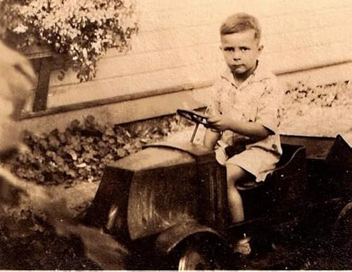 00_01_02 Willis Lasagna (Conga?) from Kenya