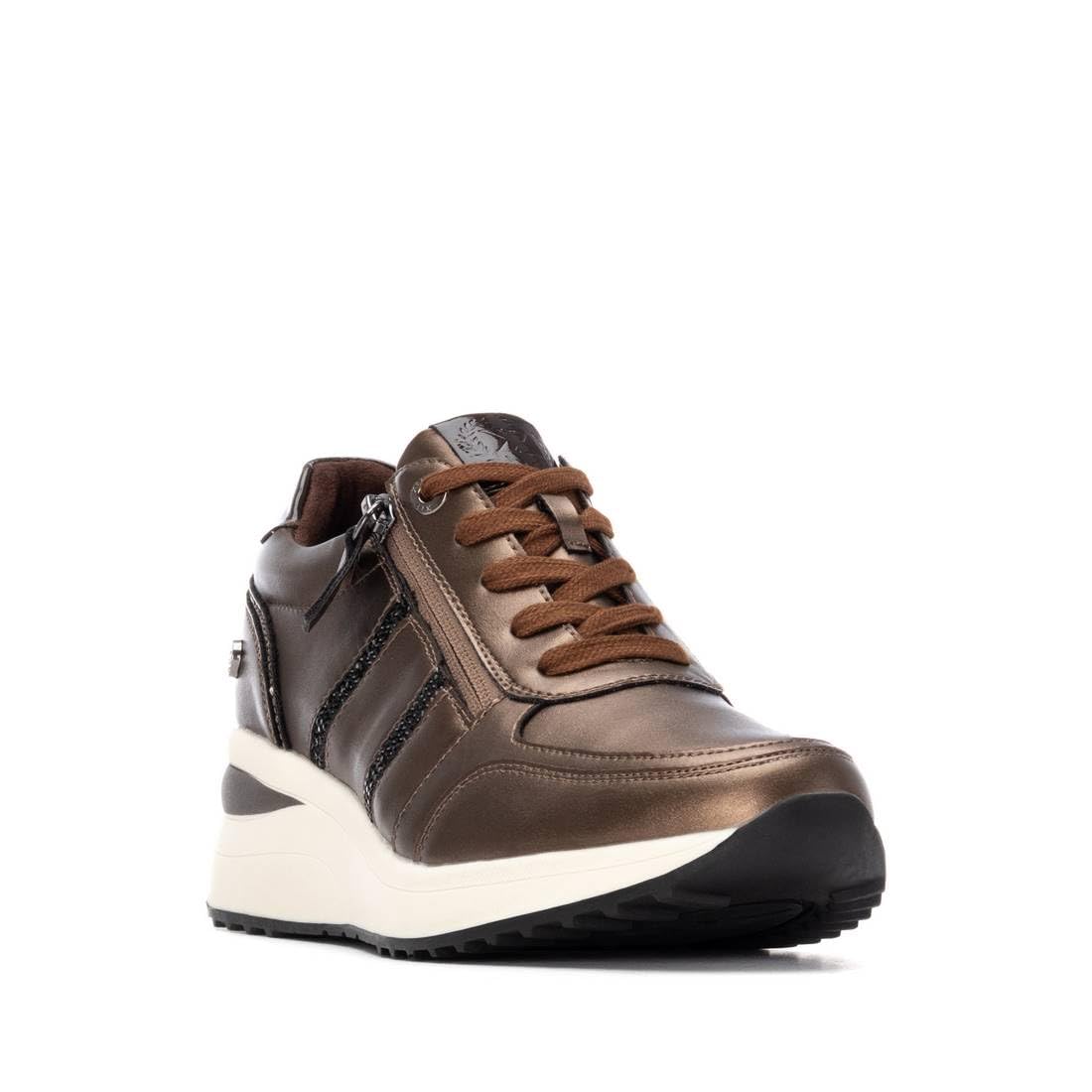 XTI - Sneakers Kobiety - Wygodne i wszechstronne obuwie – moda casualowa