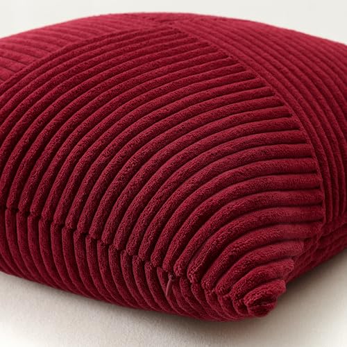 Housse de coussin en velours côtelé pour rénover un vieux canapé