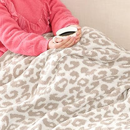 Sungeek Kuscheldecke Superweiche Plüsch Decken mit Leopardenmuster Warm und Gemütlich, Gestrickte Polyesterdecke Überwurf Wendbare Flauschig Decke für Couch Bett Sofa Reisen, 150x200 cm (Khaki) – Bild 8