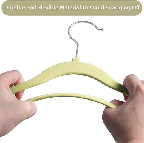 Miniatura 4 de GoodtoU Perchas de terciopelo para niños paquete de 30 perchas de bebé para armario perchas de terciopelo antideslizante para ropa de niños pequeños