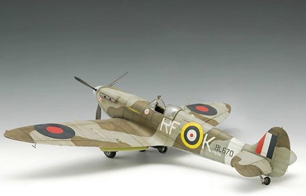 Amazon.com: Trumpeter 1/24 Supermarine Spitfire MK.Vb Plastic