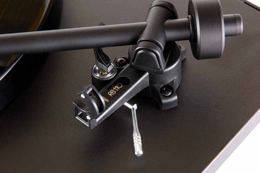 Rega - Giradischi Planar 1 Finitura nera opaca con cartuccia di carbonio Rega. Versione 2021.