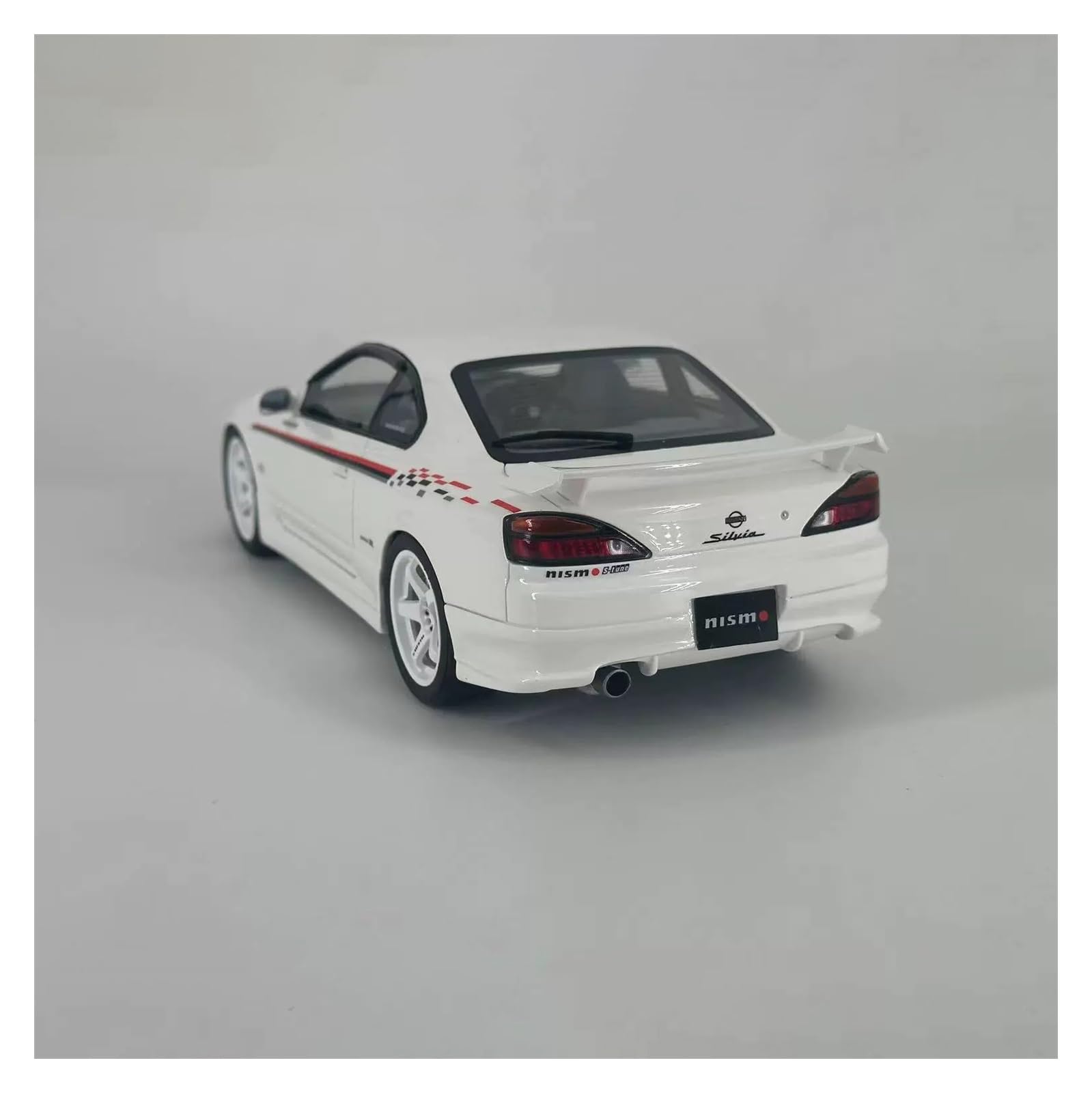 Nismo S15 1/18スケールミニカー Amazon | ミニカーモデル 1:18スケールS15 東風日産シルビアニスモ
