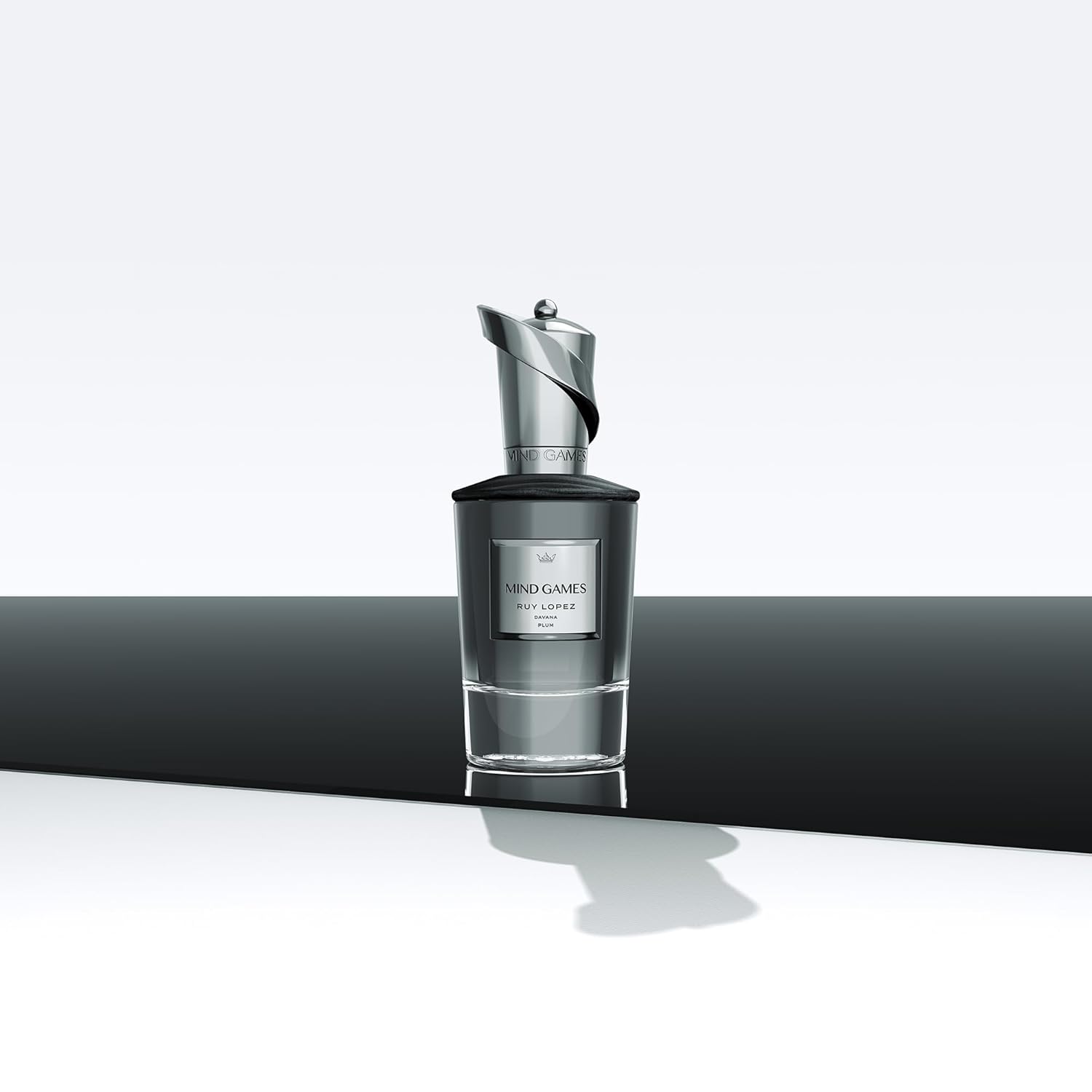 MIND GAMES Ruy Lopez - Luxury Perfume with Notes of Black Tea, Rose, Patchouli & Leather - Elegant Extrait de Parfum for Women & Men - Woody & Green Perfume - 100 mL/3.4 oz - Image 4