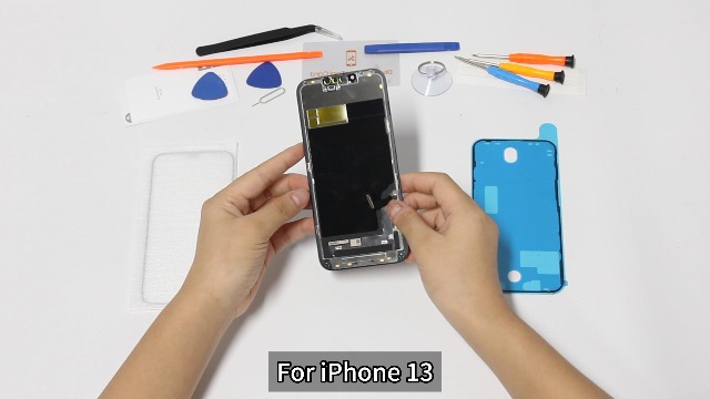 【コロン】iPhone13 Amazon.com: Personalise Gold Silver Initial Letters PU