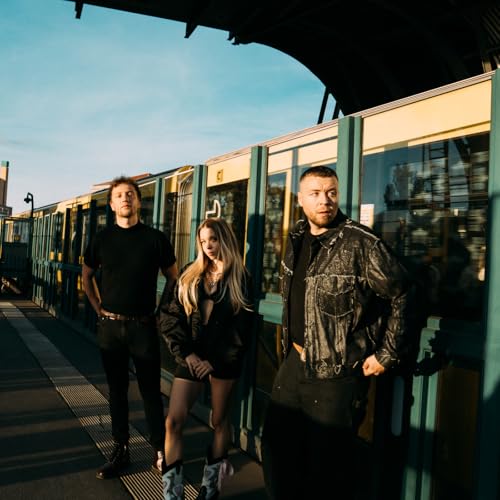 KATI K, CIVO & JORIS