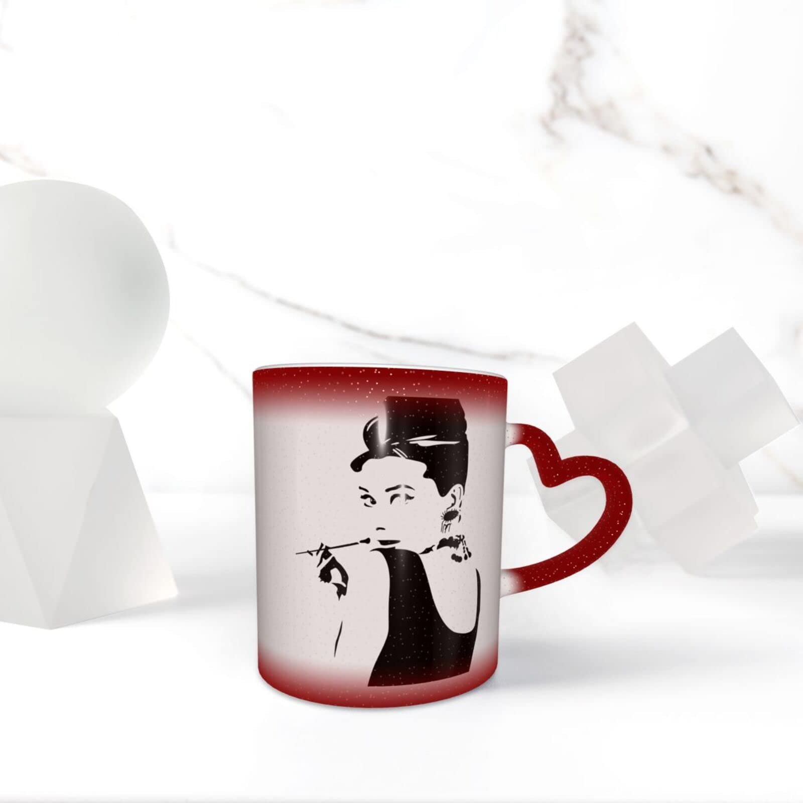 お徳用　ヘプバーンマグカップ2個セット Amazon.co.jp: マグカップ 色が変わる 陶器 オードリー