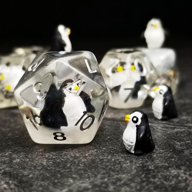 Miniatura 5 de DND - Juego de dados de Sage's Portal de Sage's Baby Penguin Familiars - Juego de dados poliédricos de resina animal para mazmorras y dragones RPG