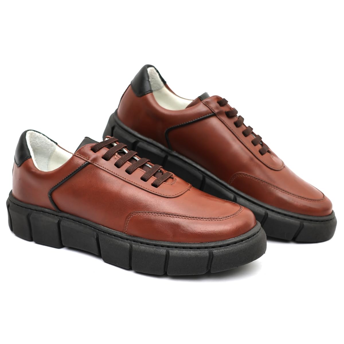 Sapato Masculino Sola Traturada Artesanal couro Legítimo em promoção! Veja a oferta e mais achadinhos de Sapatos 2 Hoje é o melhor dia para comprar Sapato Masculino Sola Traturada Artesanal couro Legítimo com aquele preço maroto! Promoção! Aproveite a oferta! 2