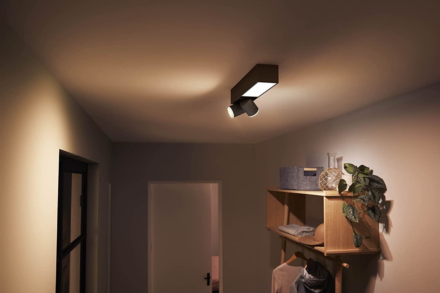 Philips Hue White & Color Ambiance LED 2er Spotleuchte Centris, schwarz, dimmbar, 16 Mio. Farben, App-steuerbar, Alexa-kompatibel