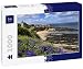 Lais Puzzle Ruines du château de St Andrews sur la côte rocheuse de la mer du Nord avec Vue sur la Plage de Castle Sands à St Andrews Fife Ecosse UK avec des géraniums Violets 1000 Pièces