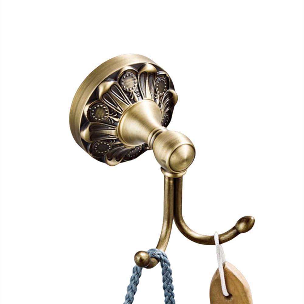 Porte-sèche-cheveux en laiton vintage et accessoires pour une salle de bain rétro