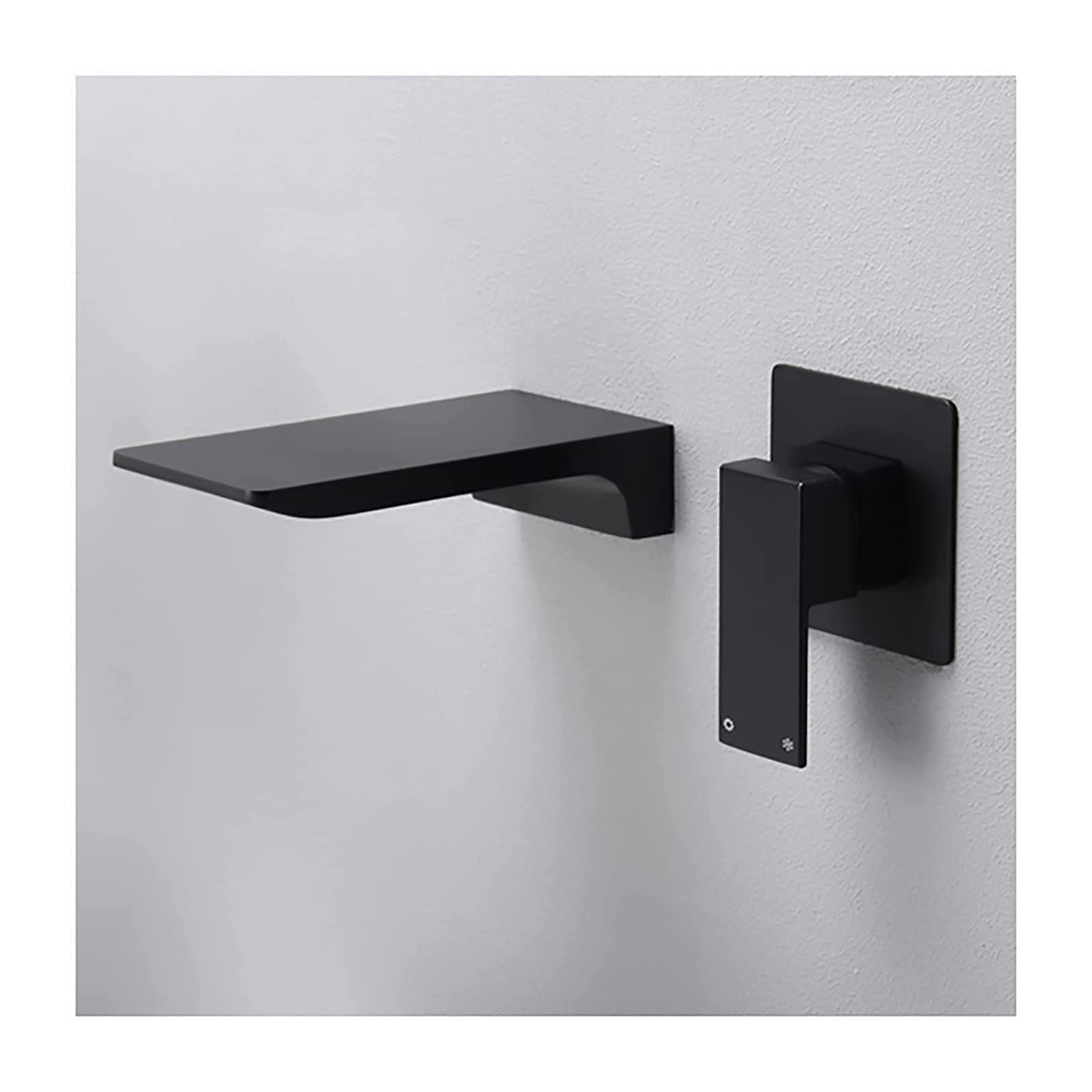 Robinet de salle de bain cascade mural en laiton noir mat au design épuré
