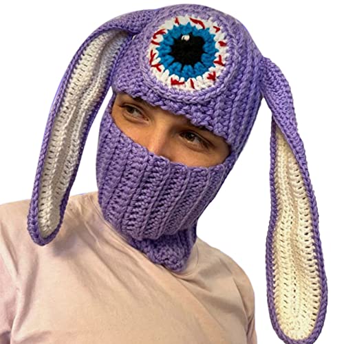 Chapeau tricoté coloré pour faire la fête en vacances cet hiver entre amis