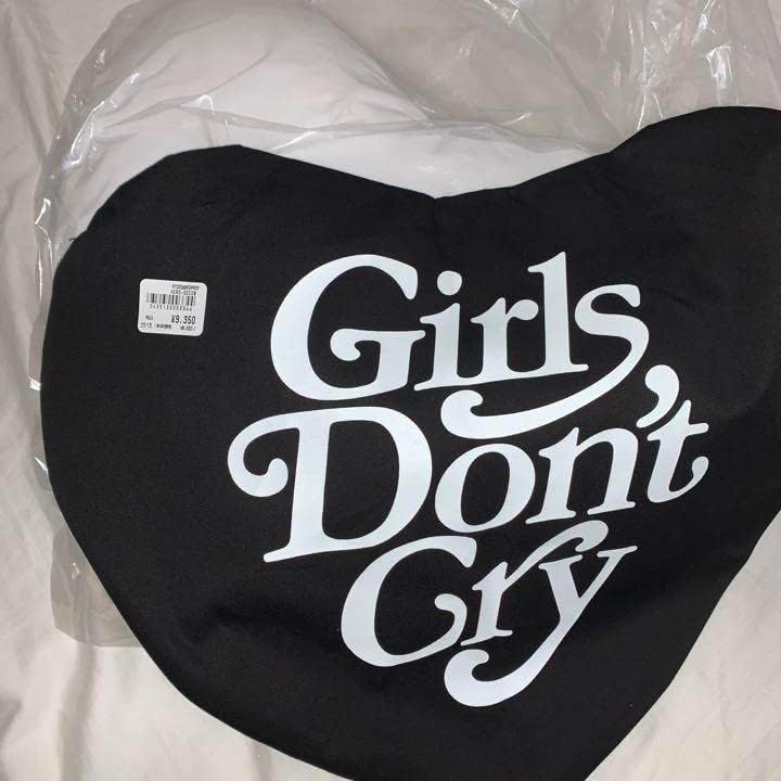 Girls dont cry クッション 伊勢丹新宿限定 WXFWML