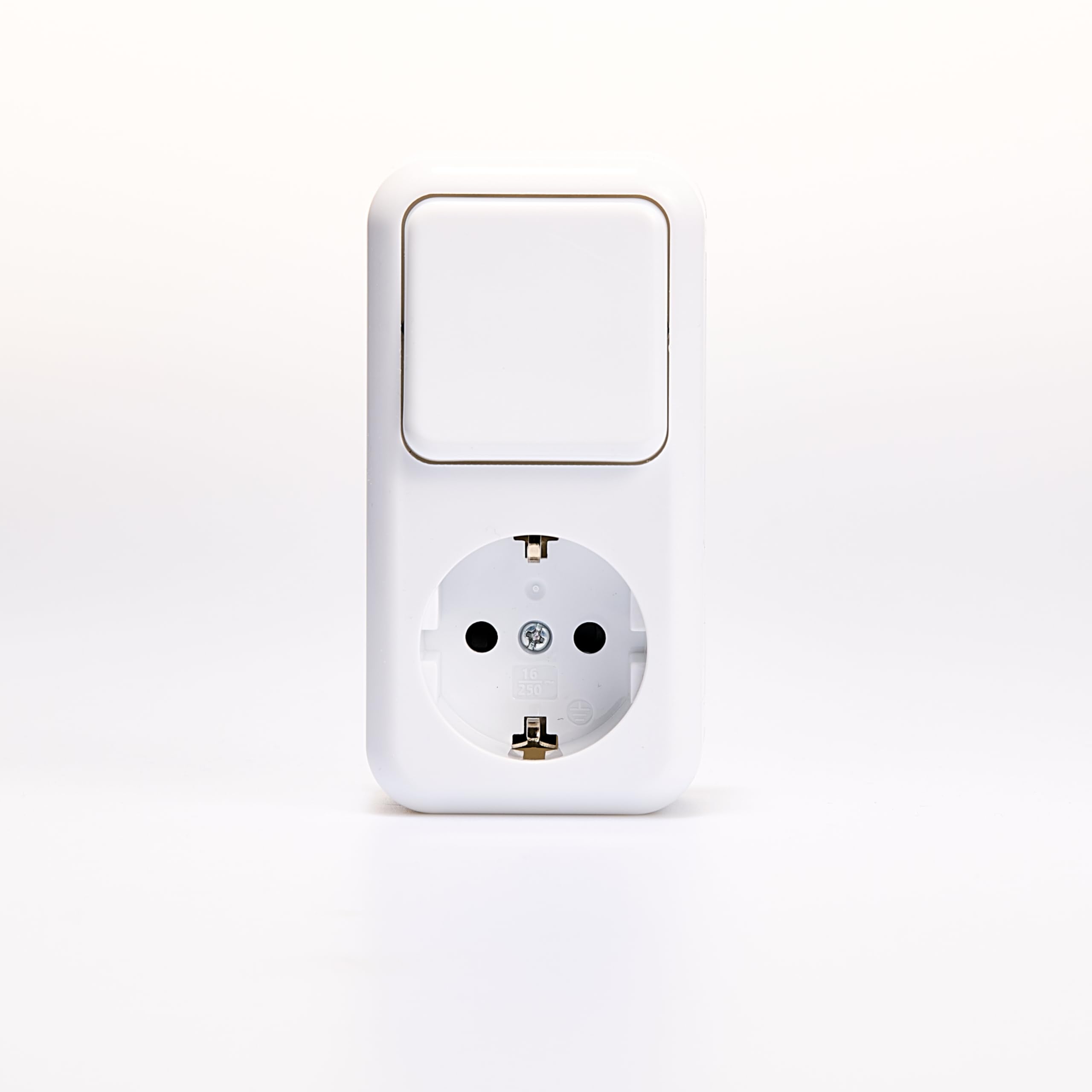 Combinación de tomas de corriente para conmutador de superficie | galas | Toma de contacto de protección AP 250V/16A, interruptor de superficie 250V/10A para interior, blanco