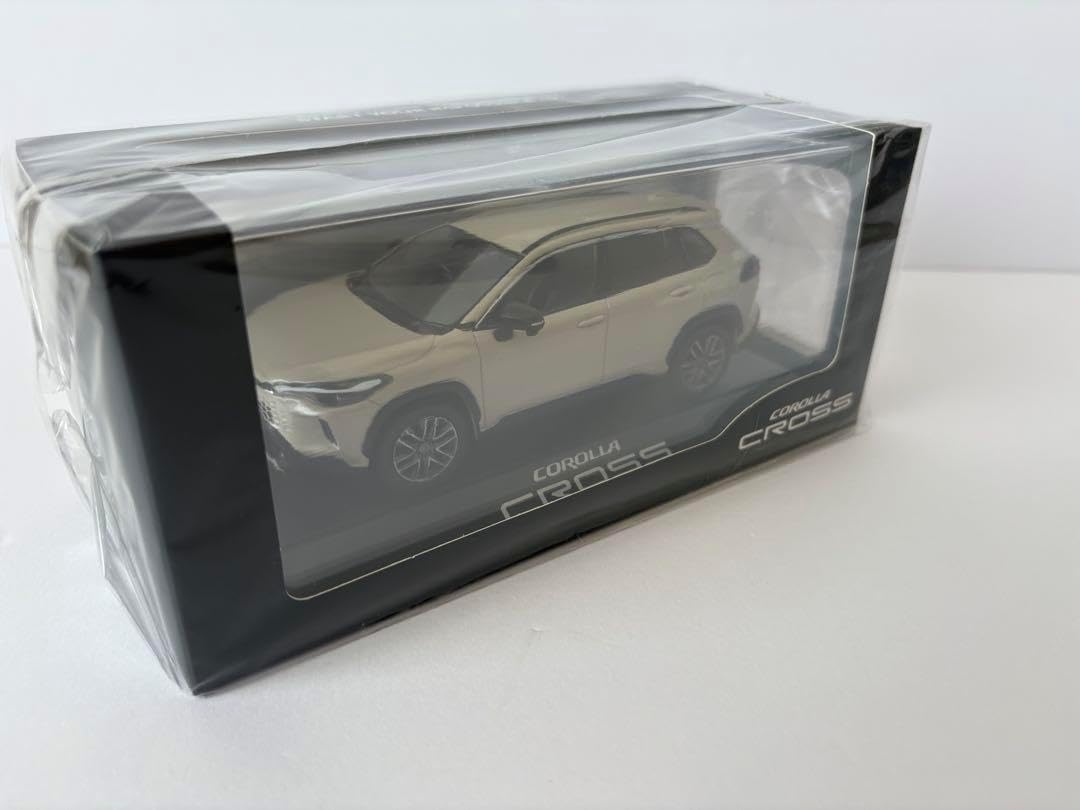 博物館購入 新型 カローラクロス カラーサンプル クリアベージュ