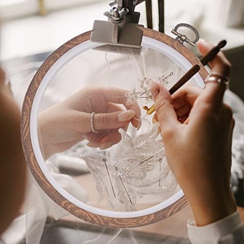 SZCXDKJ 4 Sizes Imitated Wood Display Round Embroidery Hoop Set Plastic Circle Cross Stitch Hoop Rings for DIY Craft Sewing,Including 16pcs Gold Eye Sewing Needles
