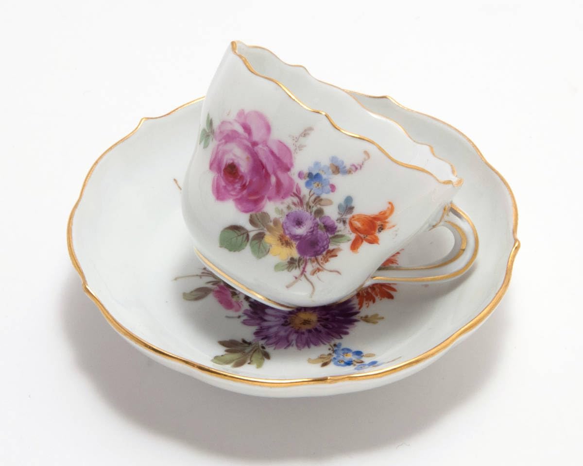 MEISSEN - マイセン 金彩 花のブーケと虫の絵付け 自然主義 モカカップ＆ソーサー ② マイセン 金彩 花のブーケと虫の絵付け 自然主義 モカカップ