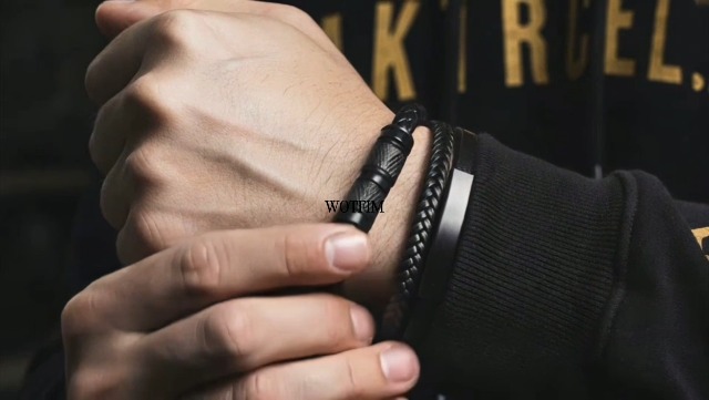 Pulsera trenzada de cuero para hombre miniatura 7