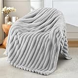 Exclusivo Mezcla Couverture Polaire, Plaid Canapé en Rayé, Couverture de Lit Super Douce en Jacquard, Léger et Moelleux pour Toutes Les Saisons, 130x150CM, Gris Clair