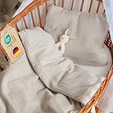 MADE IN EUROPE: Wir setzen auf eine sichere und schonende Produktion! Deshalb wird unsere Bettwäsche aus Musselin unter strengsten Auflagen in Europa produziert und muss keine weiten Transportwege zu Dir zurücklegen.