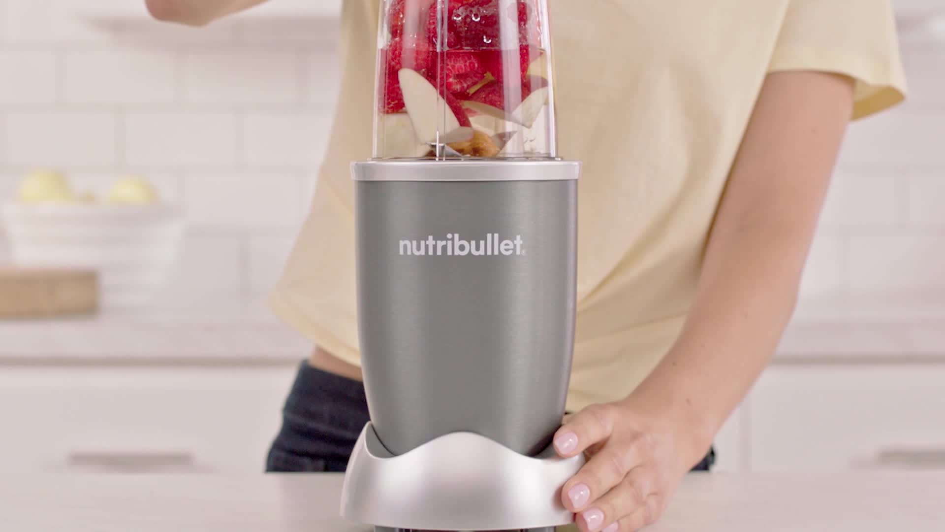 NutriBullet 600 Superfood Nutrition Extractor, Blender