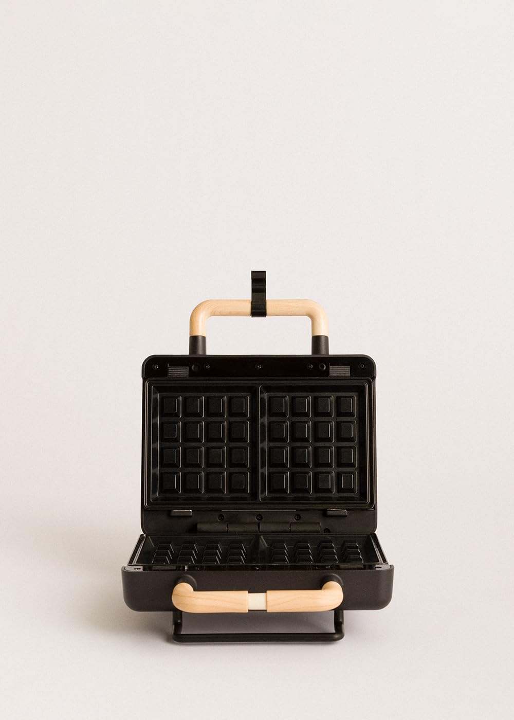 CREATE/STONE STUDIO/Sandwichera-Grill y gofrera doble negro / 3 placas intercambiables: Grill, Gofre y Sandwich, antiadherente, apertura 100º, 2 rebanadas, autoapagado, retro, 800W