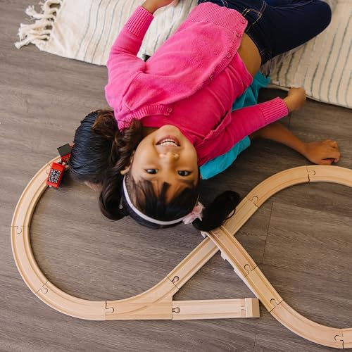 Melissa & Doug 703 Classic Wooden Figure Eight Train Set thumb #6