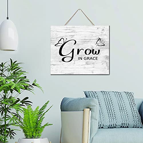 Décoration de cheminée avec la plaque bois Grow in Grace au style rustique