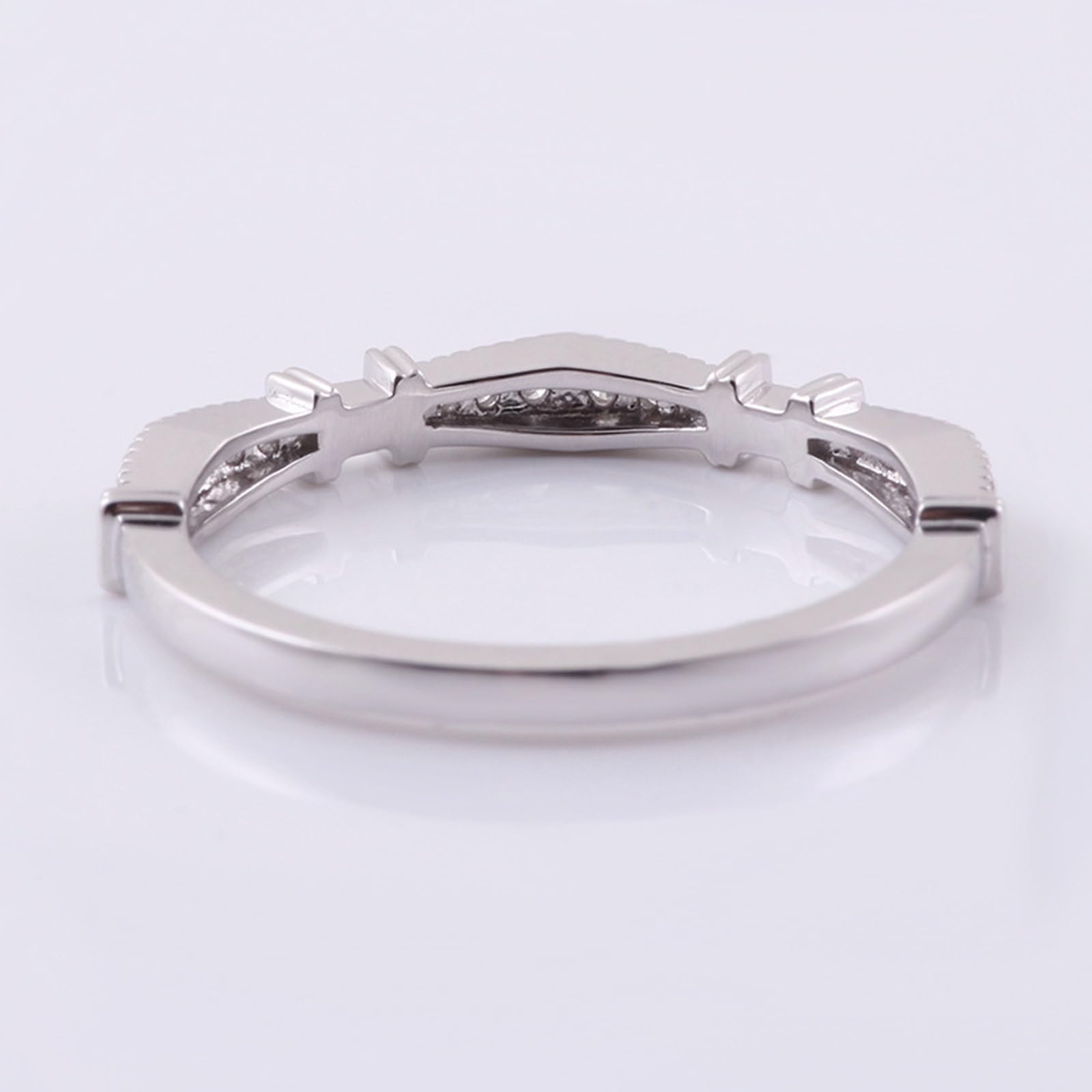 Anello da donna, in oro bianco 18 carati, impilabile, sottile, con moissanite taglio rotondo, misura 61 (19,4)