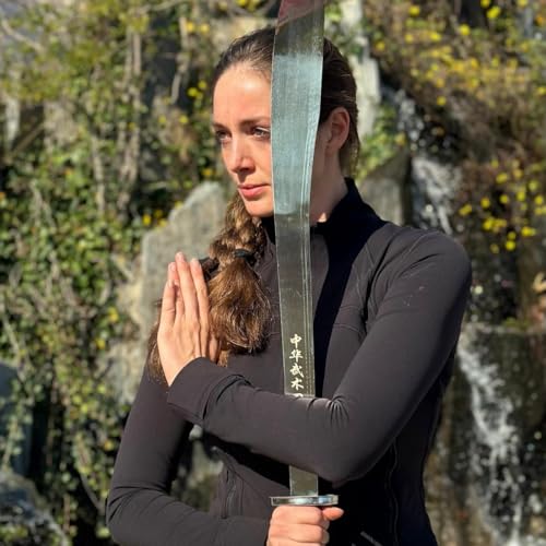 HOLLY SUTTLE│Living The Kung Fu Life Podcast Por  arte de portada