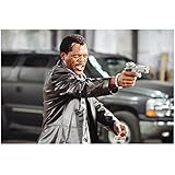 The Man (2005) 8x10 Photo Samuel L. Jackson Pointing Gun While Yelling kn