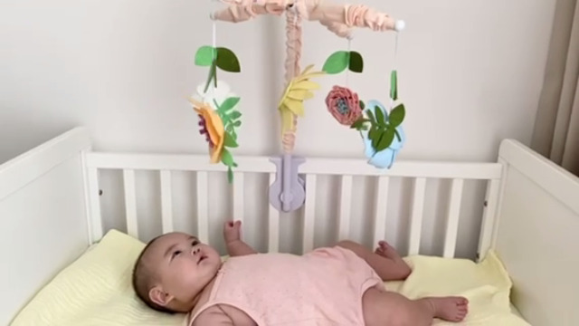 ドローイング『Baby Mobile』 41CVhtk8jwL.jpg_BO30,255,255,