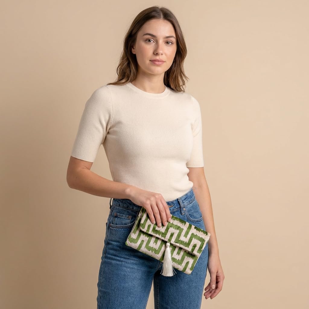 Bolso Ikat de terciopelo de seda hecho a mano, estilo sobre, diseño bohemio, patrón étnico, opción de correa de cadena, bolso de mano de fiesta de noche, bolso de mano premium, blanco roto