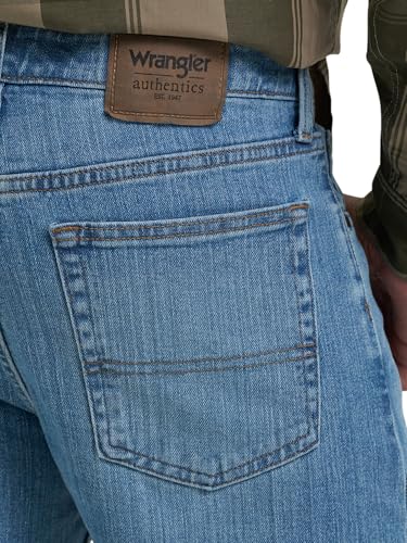 Image of Wrangler Authentics Men's Regular Fit Comfort Flex Waist Jean