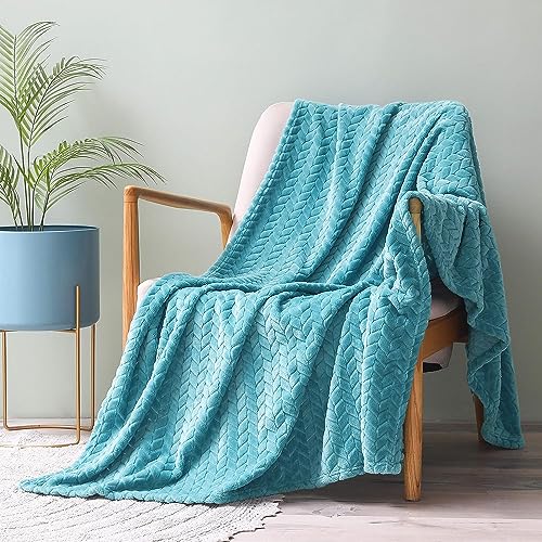 Image of Amazon Brand - Umi Premium Plush AC Blanket - Lightweight Luxurious Soft Leaf Flannel Blanket, Super Soft Cozy and Comfy for Couch - (Double - 228 x 228 CM, Aqua)| TC - 200