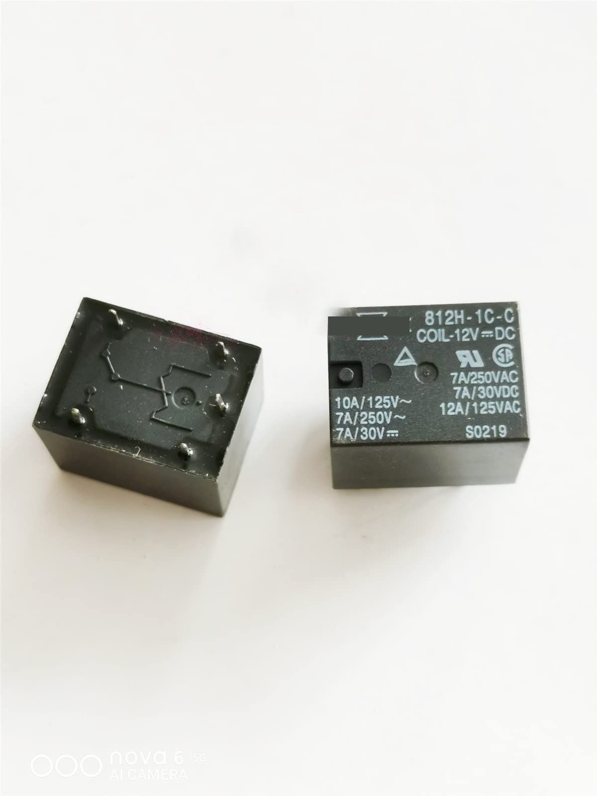 Relais 812H-1C-C-12VDC avec haute capacité de commutation 12A