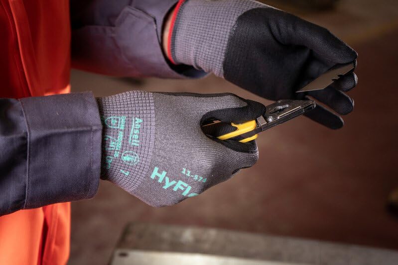 Ansell HyFlex 11-574 Gants Anti-Coupures, Enduction Nitrile Résistante à l'Abrasion, Gants de Travail Professionnels Haute Protection, Homme Femme, Gris, Taille 2XL (12 Paires)