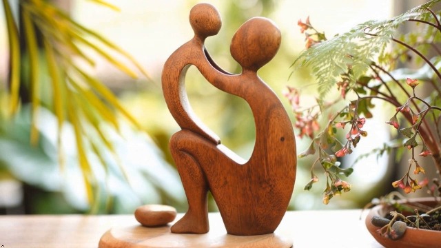 Escultura artesanal en madera natural Madre e Hijo 29.85 cm miniatura 7