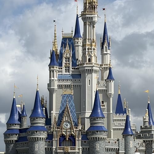 Ropedrop Grand Circle Walkabout of Magic Kingdom with Host Jay