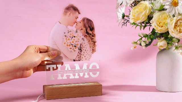 Idea regalo per San Valentino, personalizzabile con foto e testo in immagini 3D, motivo a LED inciso (matrimonio