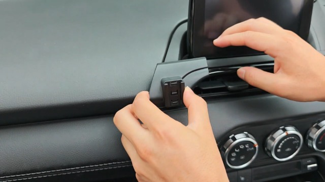 Amazon.co.jp: Hcilloend 新型 マツダ ロードスター ND スマホホルダー